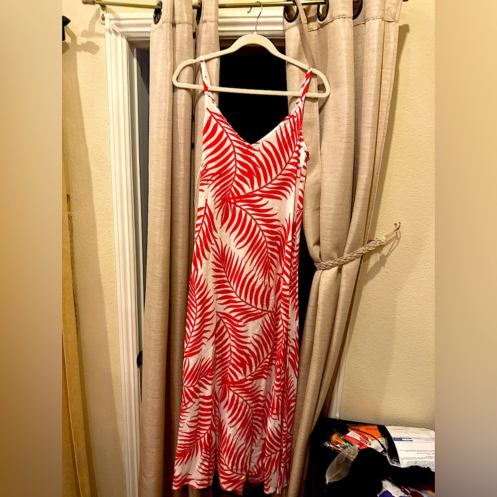 Vince Camuto Red Leaf Print Maxi Dress - Picture 4 of 4